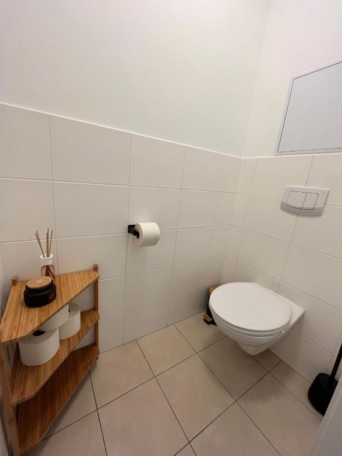 Penthouse Near Central Station With Free Parking Vienna Exterior photo