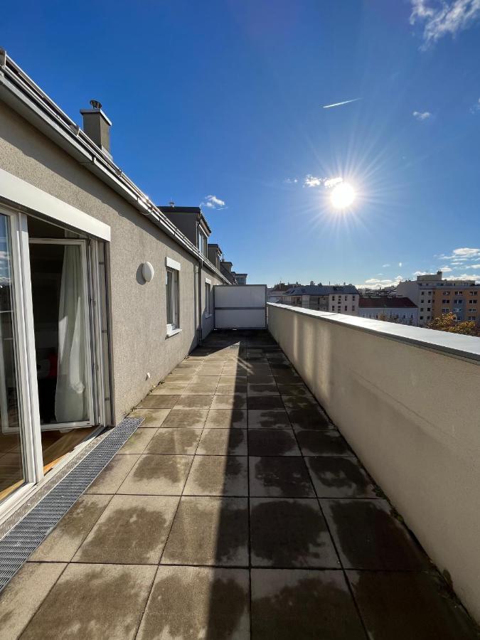 Penthouse Near Central Station With Free Parking Vienna Exterior photo